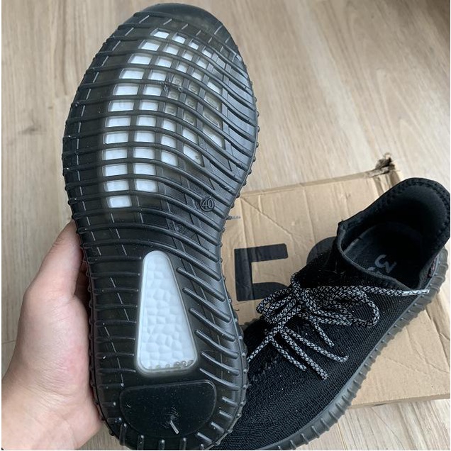 boost-350-v2-รองเท้าวิ่งม้าลายกีฬา-ยิปโซฟิลาดำ-ภาพถ่ายจริง