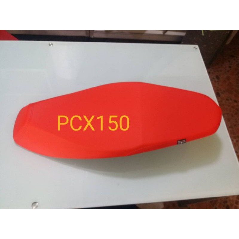 เบาะมอเตอร์ไซค์-pcx-150-สีแดงสด-แคมป์บางเมืองวัยรุ่นชอบจัดเลยค่ะ