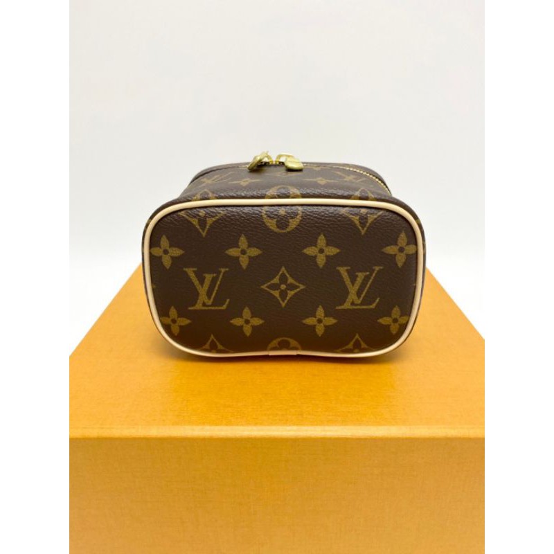 new-lv-nice-nano-monogram