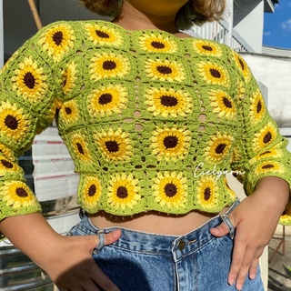 เสื้อครอปแขนยาวลายทานตะวันสดใส 💕 (Sunflower crop)🌻