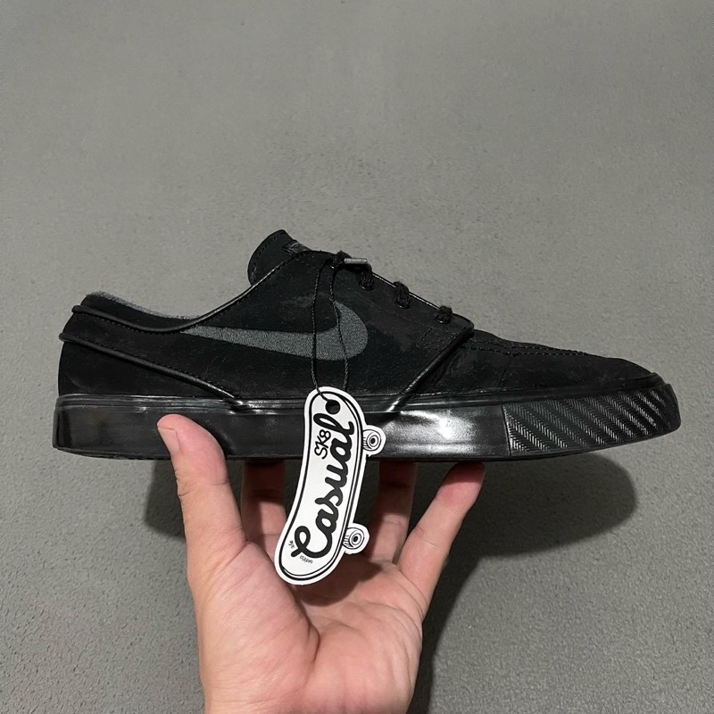 triple black stefan janoski