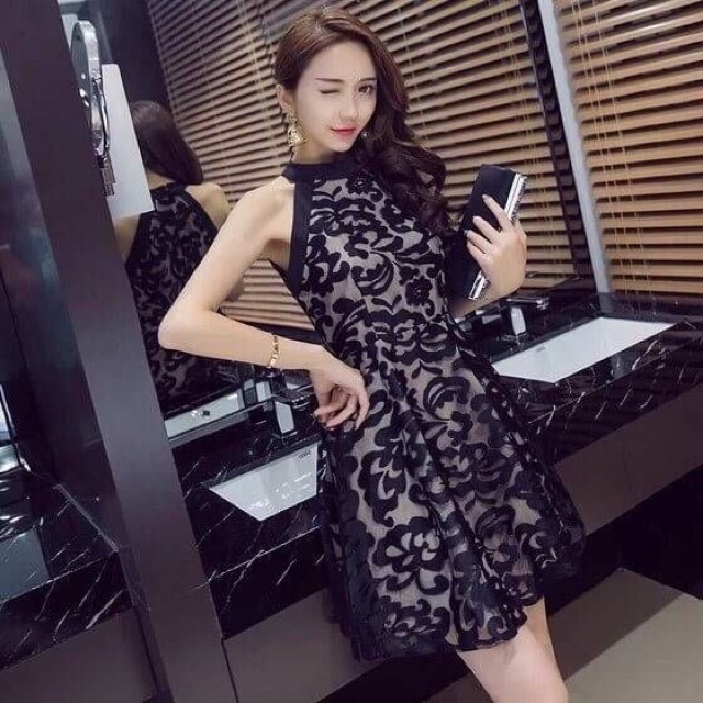 เดรสลูกไม้คอจีน-เว้าไหล่