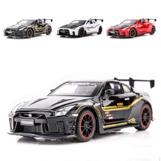 1:32 NISSAN GTR R35 โมเดลรถเหล็กโมเดลรถยนต์เสียงรถลากคอลเลกชันรถยนต์ของเล่น Diecast Vehicles Car Model