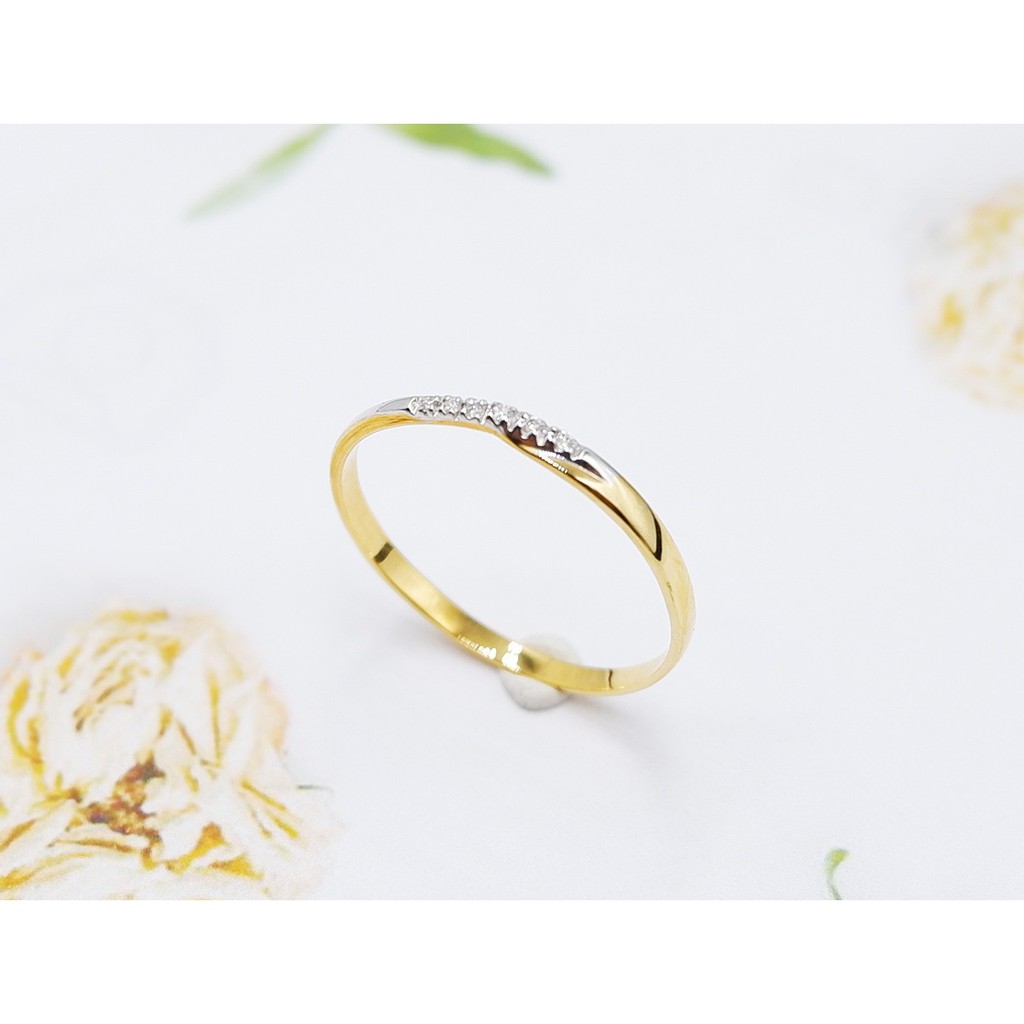 แหวนแถว-minimal-ทองคำแท้-18k-yellow-gold-ประดับเพชร-0-02ct-น้ำหนัก-1-70g-เล็ก-ๆ-เหมาะเป็นของขวัญของแทนใจให้สาว-ๆ