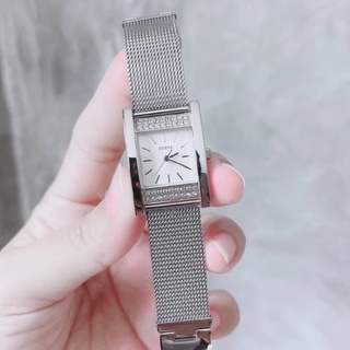 (ผ่อน0%) นาฬิกา GUESS Womens Timeless Shine Crystal Mesh Silver-Tone Watch U0127L1 สแตนเลส สีเงิน หน้าปัดสี่เหลี่ยม