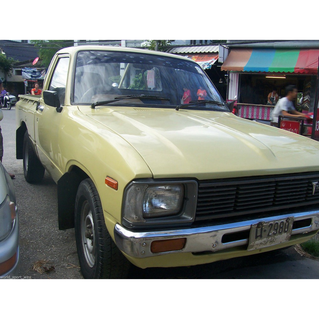 (1คู่) ฝาไฟหรี่มุม โตโยต้า RN40 สีขาว 1981 1982 1983 TOYOTA HILUX ...