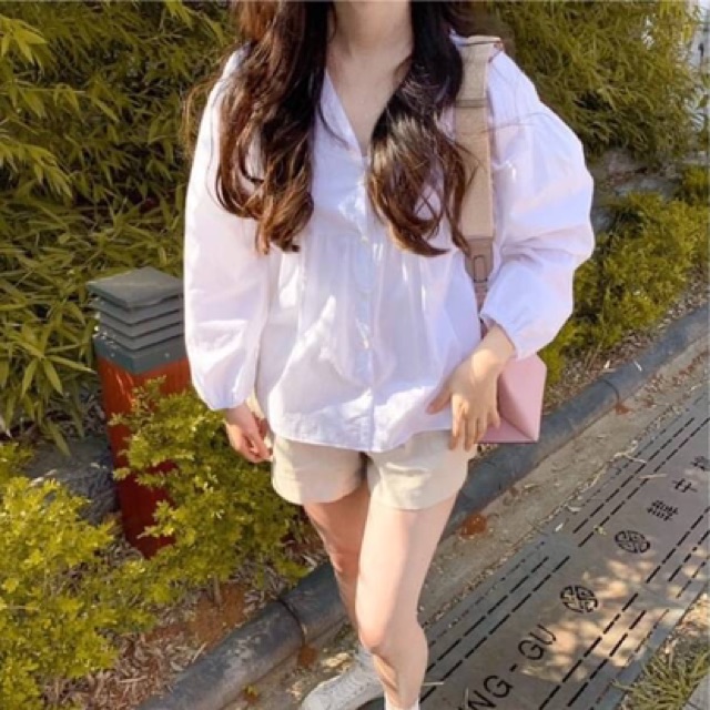 korean-fluffy-long-sleev-เสื้อคอวีแขนยาวสีขาว