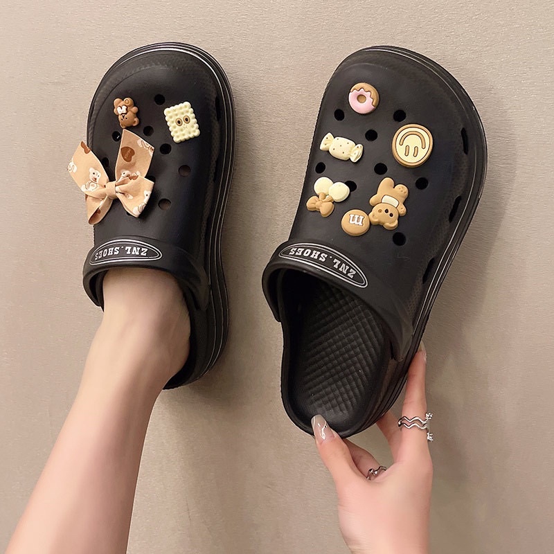 ภาพสินค้าพร้อมส่ง รองเท้าสไตล์เกาหลี รองเท้าหัวโต แบบสวมรัดส้น ลายน้องหมี พื้นสูง 4 ซม. พื้นนิ่ม จากร้าน plaikhemshop บน Shopee ภาพที่ 8