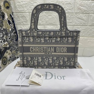 Dior mini booktote Grade vip Size 23 cm  อปก.ถุงผ้า ถุงกระดาษ การ์ด