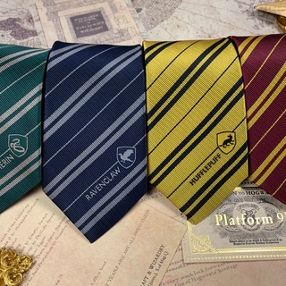 ภาพหน้าปกสินค้าเนคไทโบว์ ลายงู Harry Potter jk 4 สี ที่เกี่ยวข้อง