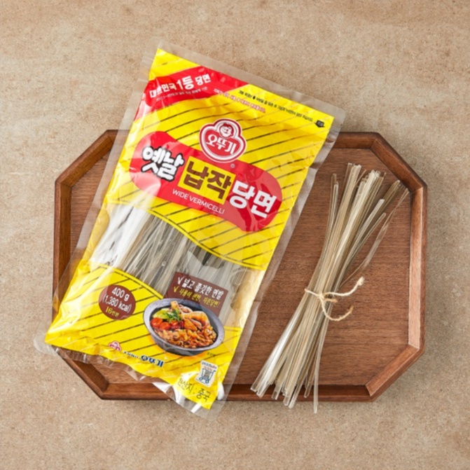 ภาพสินค้าพร้อมส่งทุกวัน   วุ้นเส้นเกาหลี แบบแบน ตราโอโตกิ Ottogi Korean Wide Vermicelli glass noodle/ Dangmyun ขนาด 100/ 400g จากร้าน korean_imported_store บน Shopee ภาพที่ 3