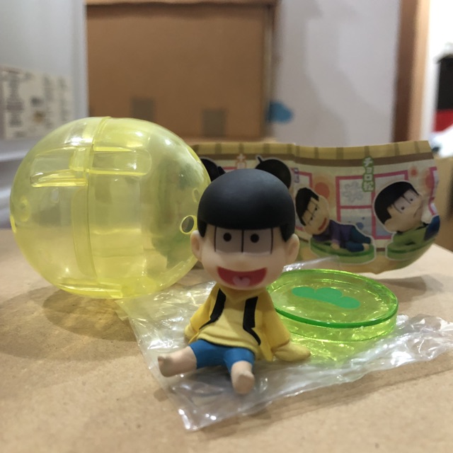 osomatsu-san-gashapon-โอโซมัตสึ-กาชาปอง-เหลือง-jyushimatsu-san