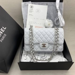 กระเป๋า​ Chanel​ 25 cm. ขอดูรูปภายในเพิ่มเติมทางข้อความได้จ้า