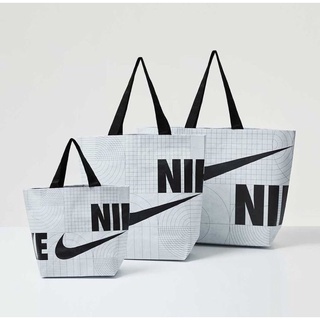 พร้อมส่ง❗️กระเป๋า Nike Reusable Shopping Bag  จาก Shop เกาหลี ของแท้ค่ะ