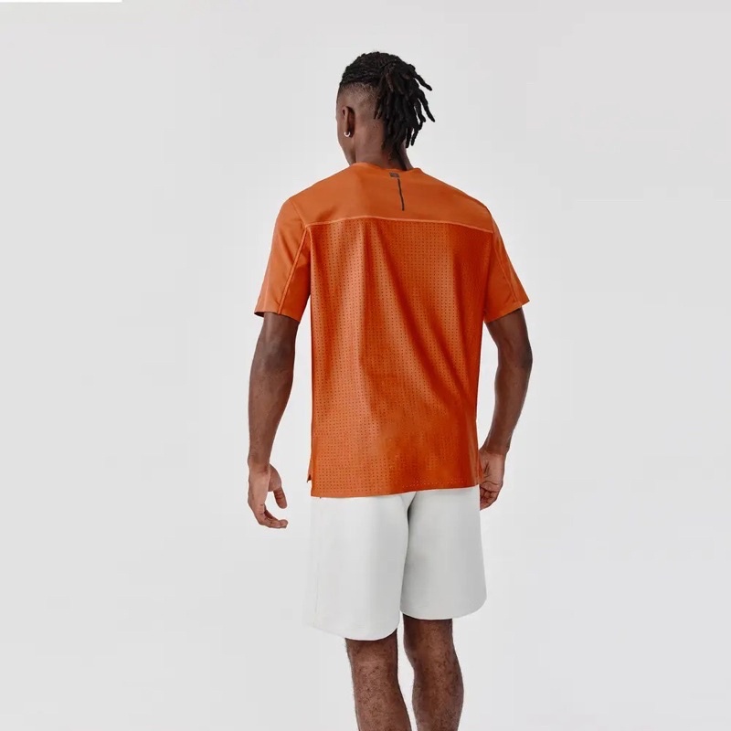 เสื้อยืดกีฬา-kalenji-สำหรับคุณผู้ชาย-รุ่น-run-dry-plus-breath-แถบสะท้อนแสงเบาสบาย