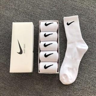 ภาพหน้าปกสินค้าnike ไนกี้ คุณภาพสูง บุรุษและสตรี นักเรียน บาสเกตบอล ฟุตบอล ถุงเท้าวิ่ง ครึ่งแข้งกีฬายาว ถุงเท้า ที่เกี่ยวข้อง