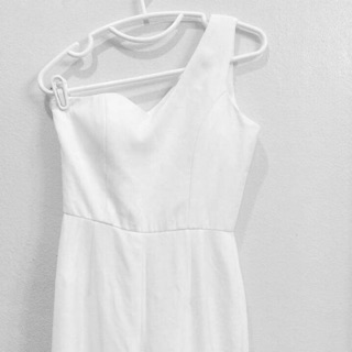 White Jumpsuit ไหล่เดียว (Full Price :: 2,500 Baht)