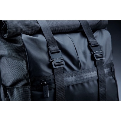 razer-recon-15-rolltop-backpack