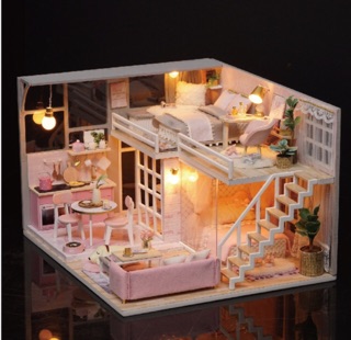 ภาพขนาดย่อของภาพหน้าปกสินค้าบ้านตุ๊กตาDIY **พร้อมส่ง **(ประกอบเอง) สร้างบ้านเล่นกับครอบครัว จากร้าน kun_tong บน Shopee ภาพที่ 3