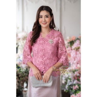 Luxury Lace เสื้อลูกไม้อิตาลี่คอวี แต่งกระดุมด้านหน้าแขนบานทอลายแน่น