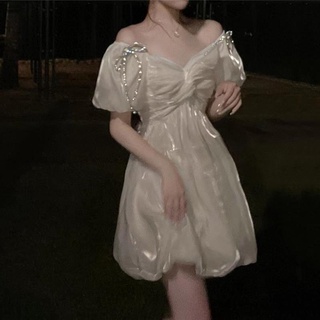 🔥Hot sale~ฤดูร้อนปี 2023 สไตล์ใหม่ French Pearl Retro เอวผีเสื้อ Design Unique Fairy Beach Dress