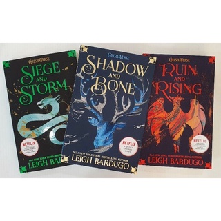 ภาพหน้าปกสินค้าGrishaverse: Shadow and Bone / Siege and Storm / Ruin and Rising / Six of crow / Crooked kingdom มือหนึ่ง ที่เกี่ยวข้อง