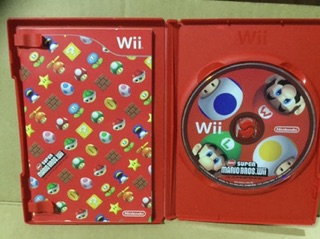 ภาพขนาดย่อของภาพหน้าปกสินค้าแผ่นแท้  New Super Mario Bros. (Japan) (RVL-P-SMNJ) จากร้าน athinutt บน Shopee