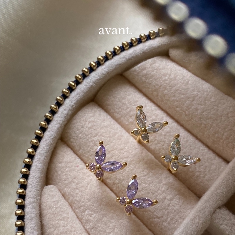 โค้ด-xsc55-ลด-60-ซื้อครบ-300-avantgarde-bkk-premium-lady-butterfly-stud-earrings-s925ทั้งชิ้น-ต่างหูผีเสื้อ-นาบี