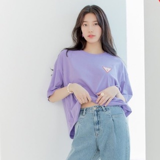 เสื้อยืดสีขาวGuess เสื้อยืดลําลอง แขนสั้น พิมพ์ลาย ทรงสามเหลี่ยม สไตล์เกาหลี สําหรับผู้ชาย และผู้หญิง