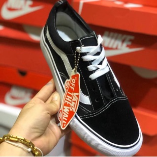 ภาพขนาดย่อของภาพหน้าปกสินค้ามีเก็บปลายทาง Vans old skool black  รองเท้าผ้าใบแวนโอลสคูล รองเท้าสีดำ ยอดฮิต ถ่ายจากสินค้าจริง จากร้าน boonchuboochoon บน Shopee