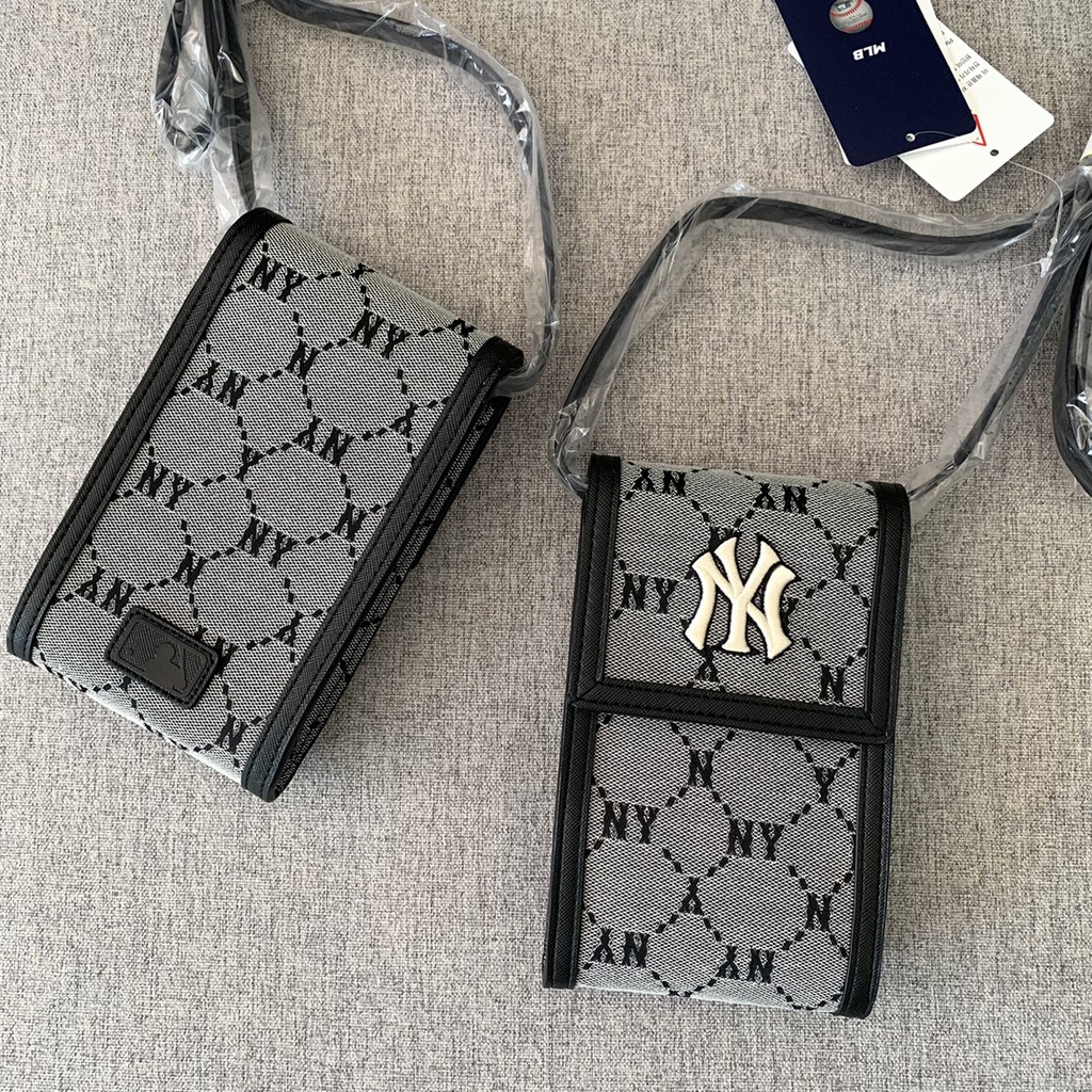 MLB MONOGRAM Dia Jacquard Handphone Cross Bag | Shopee Thailand