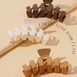 Femme.material - Earth-Tone hair claw