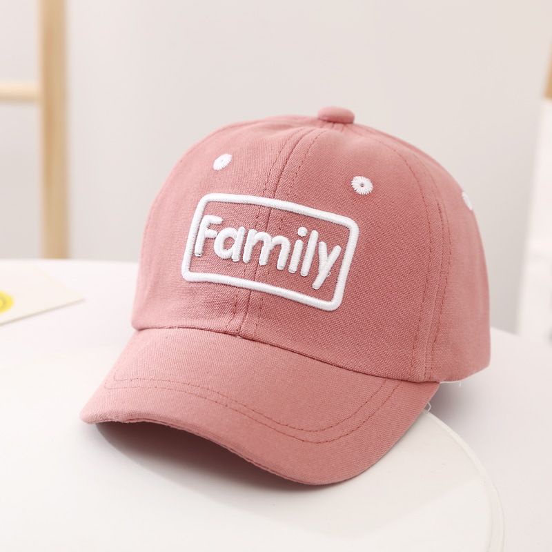 ภาพหน้าปกสินค้าพร้อมส่งใน 1 วันหมวกเด็กปัก Family สำหรับเด็ก 1-5 ขวบ มี 5 สี จากร้าน cap_fashion01 บน Shopee