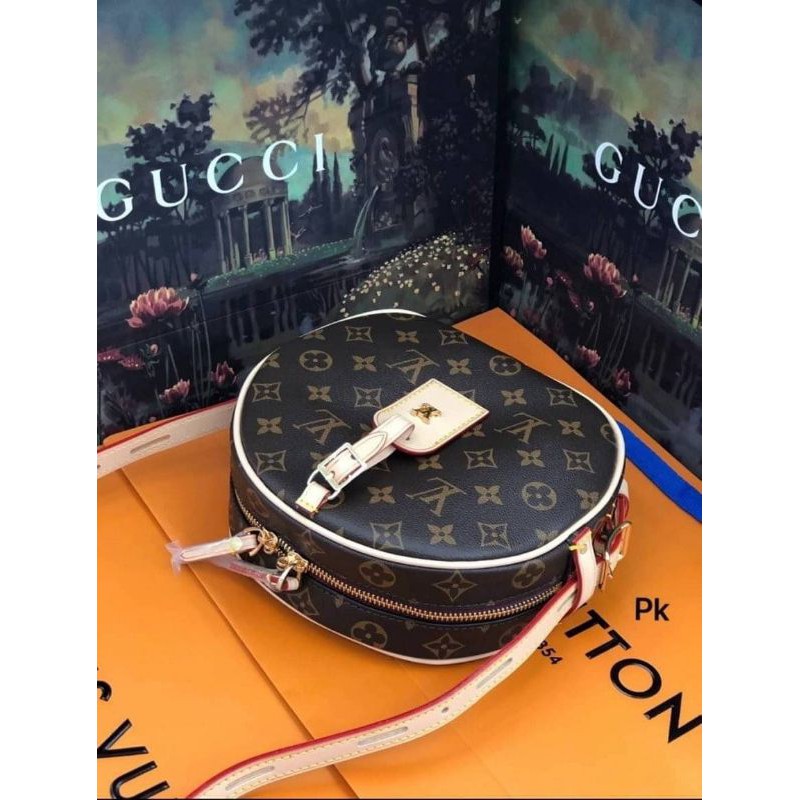 กระเป๋าสะพา-ยข้าง-louis-vuitton