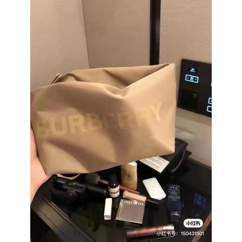 กระเป๋าเครื่องสำอาง-burberry