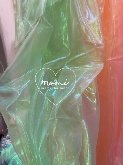 ภาพหน้าปกสินค้าผ้าแก้วเงา ผ้าแก้ว ผ้าไหมแก้ว หน้ากว้าง 150cm. จากร้าน plasticshop บน Shopee
