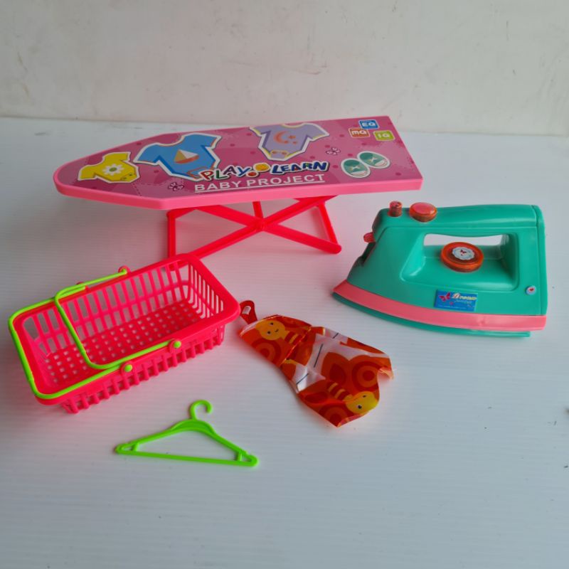 ของเล่นเตารีดใส่ถ่านมีเสียง-ของเล่นเตารีด-ของเล่นทำความสะอาดบ้าน-ของเล่นแม่บ้าน