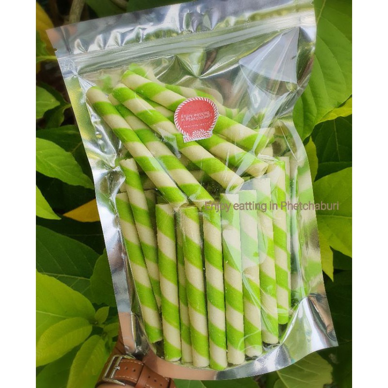 ขนมเวเฟอร์สติ๊กรสใบเตยหอม-ขนมโอโจ้สีเขียว-ขนมโอโจ้ใบเตย-ขนมแต่งหน้าไอศครีม-ท้อปปิ้ง