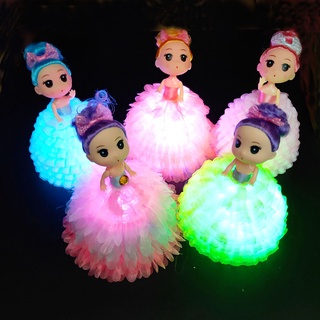 ภาพหน้าปกสินค้าใหม่ ตุ๊กตาเด็กผู้หญิง แบบมีไฟเรืองแสง หลากสีสัน ทำมือ สไตล์สร้างสรรค์ ของเล่นสำหรับเด็ก SJ5336 ที่เกี่ยวข้อง