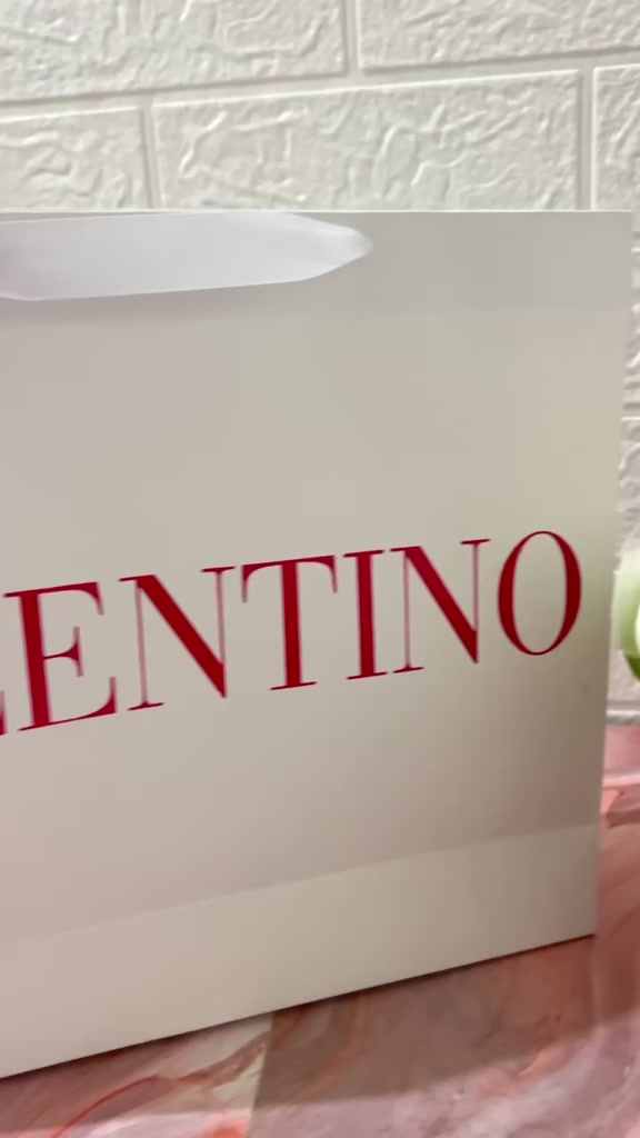 ถุงกระดาษห่อของขวัญ-valentino