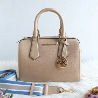 Michael kors hayes small duffle bagแท้💯💯💯 ทรงหมอนใบเล็ก