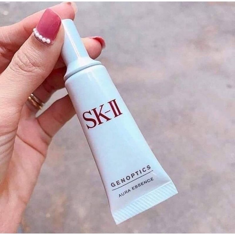 ดูแลผิวหน้าด้วย-sk-ii-genoptics-aura-essence