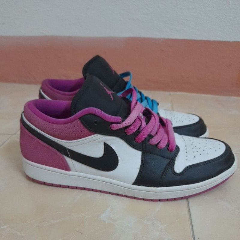 aj1 low fuchsia