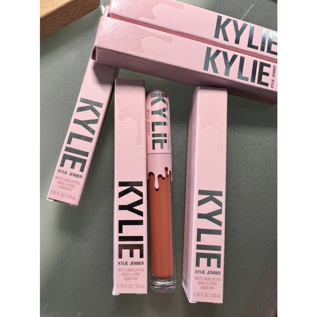 แพ็คเก็จใหม่-new-package-kylie-matte-liquid-lipstick-autumn