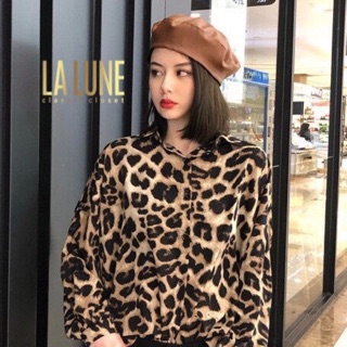เสื้อเชิ๊ตลายเสือ เชิ๊ตลายเสือกระดุมผ่าหน้า ใส่คลุมหรือใส่เดี่ยวก็เหมาะค่ะ ลายเสือที่ดูไม่แก่ยังมีนะคะ ❤️
