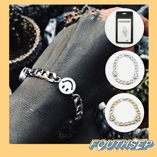 ภาพหน้าปกสินค้าพร้อมส่ง 💥 Fouthsep - Smiley Silver Bracelet กำไลข้อมือแสตนเลสยิ้มสไมล์ลี่ ที่เกี่ยวข้อง