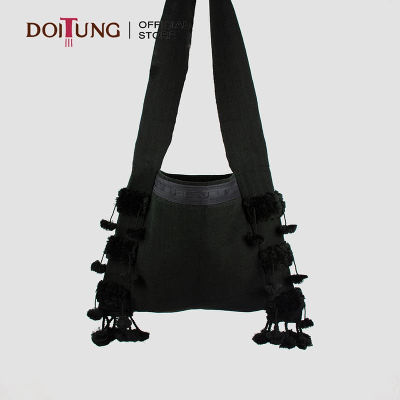 doitung-bag-black-กระเป๋าผ้า-ย่าม-ปอมๆ-ชาวเขา-ดอยตุง-ไซส์ใหญ่