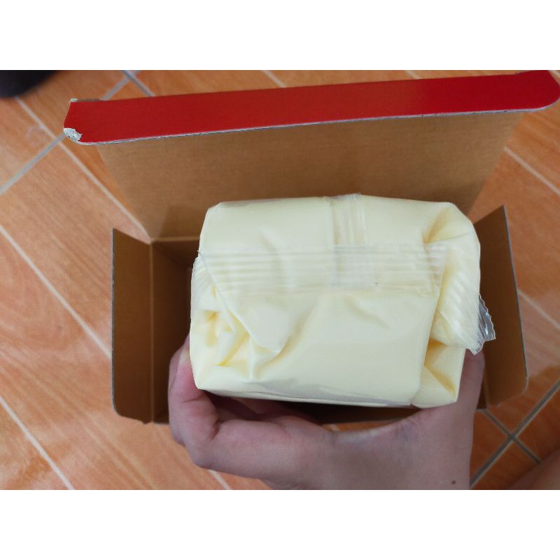 ภาพสินค้าเนยสด เนยผสม เนยเค็ม เนยจืด เนยอลาวรี่ 1 กก จากร้าน flour.n.butter.n.chocolate บน Shopee ภาพที่ 1
