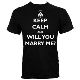 T-shirt  ราคา เสื้อยืดลําลอง พิมพ์ลาย Keep Calm Will You Marry Me สีดํา แฟชั่นสําหรับผู้ชายS-5XL