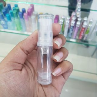 ภาพหน้าปกสินค้าขวดสูญญากาศใสขนาด5ml บรรจุครีม,เซรั่ม,เจล สูง7.5เซนติเมตร ขั่นต่ำ10ชิ้นครับ ที่เกี่ยวข้อง